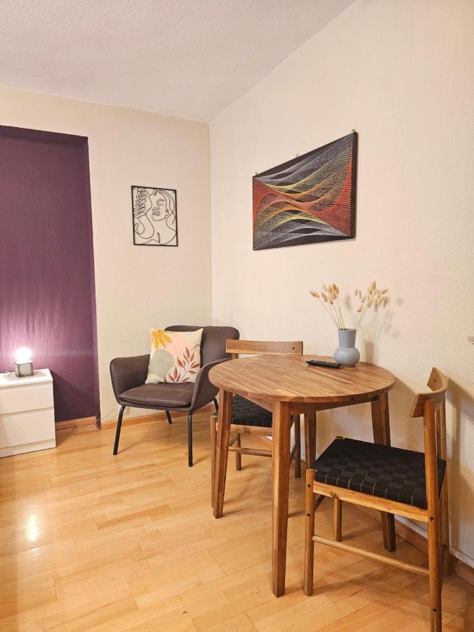Doppelzimmer 1 I Geteiltes Bad & Kueche I Mit Dem Zug Nur 4 Min Bis Zum Hauptbahnhof Freiburg im Breisgau Exterior foto